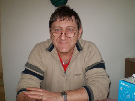 janiki.janiki. Ekkor kezdtem ismerkedni a számítógéppel. Egy hatalmas, belső késztetésnek szótfogadva. 2001-től idáig tartott, hogy megleltem az utamat. Az Energiakezelés személyesen, vagy a Távkezelés, amikor nem csak lelki érzelmi stresszeket oldok, hanem az illető hitét reményét akaratát is felélesztem. A gyógyítást nem én végzem, én csak kezelek. Az Univerzális Életenergia gyógyít. Amelyik reiki mester ezt elfelejti már indul is lefele. Épp ezért minden alkalommall figyelmeztetem magamat,- ÉN CSAK A KEZEMET TESZEM ODA! janiki.